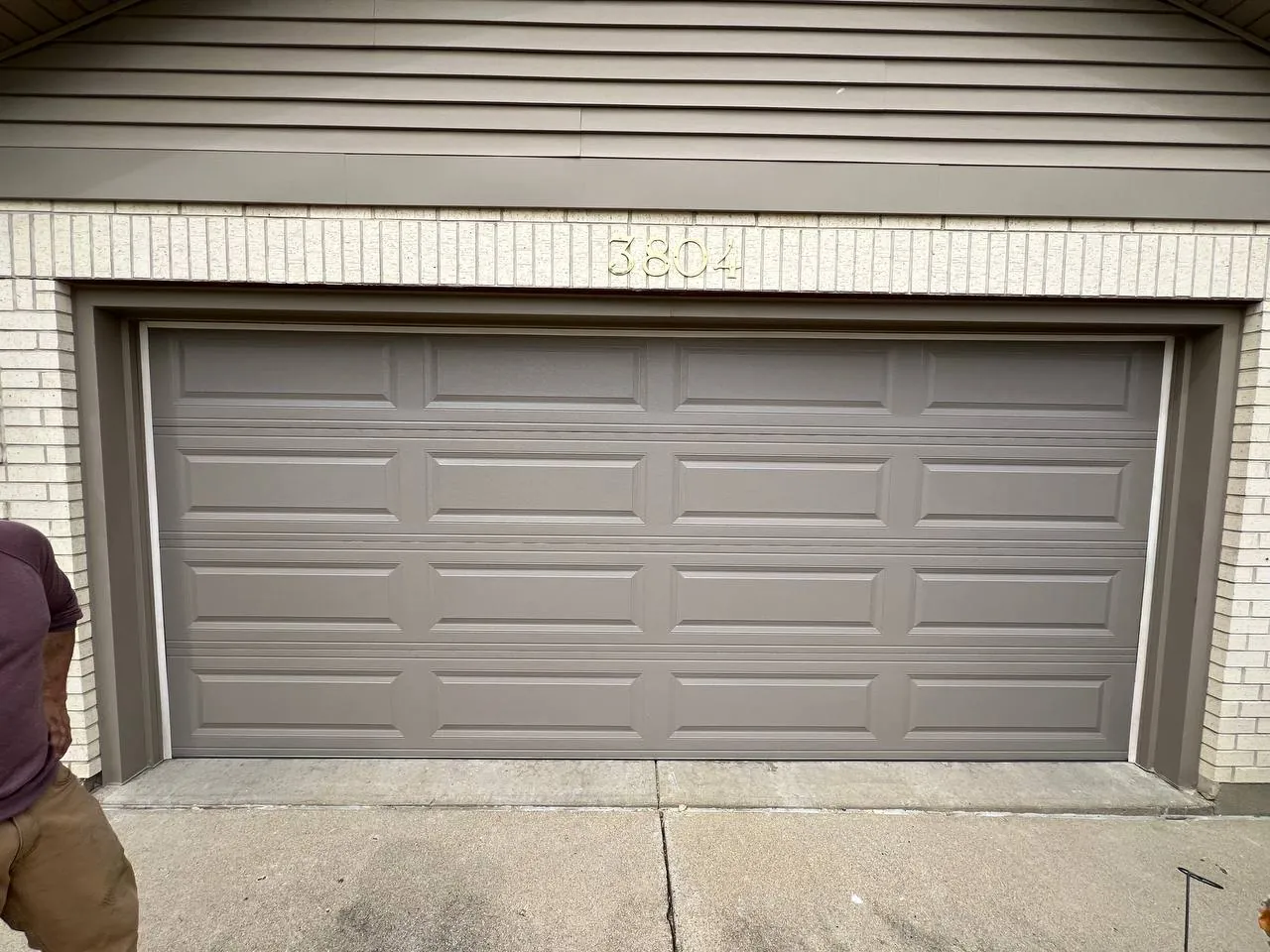 Garage door running smoothly after roller replacement in Lake County IL